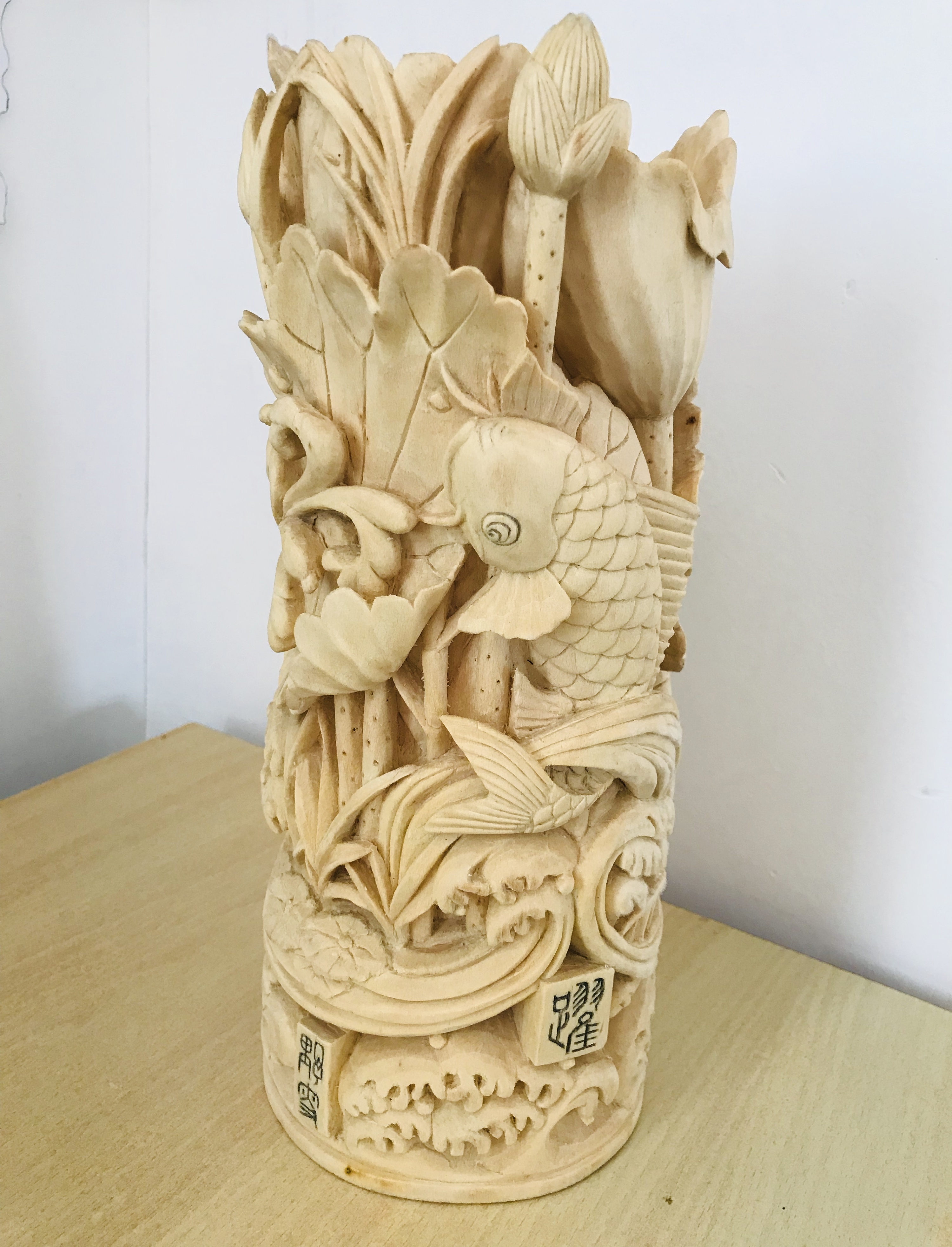 刻刀下的时光——传统手工木雕工艺摆件的艺术之美